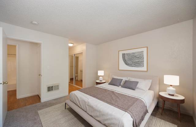 The Redwoods Apartments Gallery 4