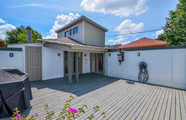 1969 W Mckinney Gallery 3