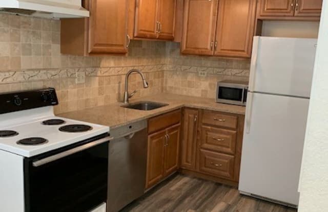 655 Pearl St  Unit 107 - 655 N Pearl St, Denver, CO 80203