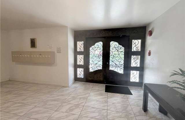 3284 Barham Gallery 4