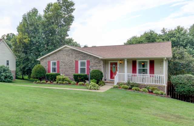 Spacious Home with 2-Car Garage, Bonus Room & Gorgeous Outdoor Space! Gallery 1