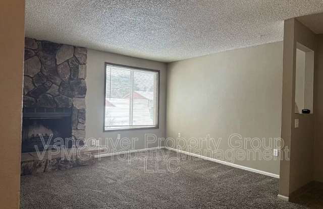 5415 Northeast 34th Street Unit: B Gallery 4