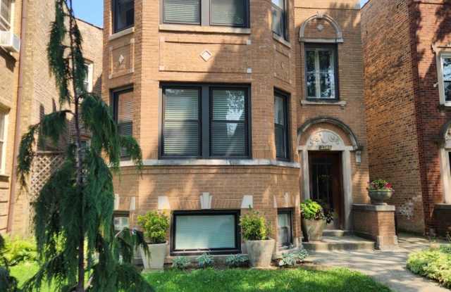 5749 N Campbell Avenue photos photos
