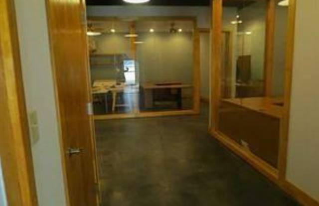 1785 White Circle Gallery 3