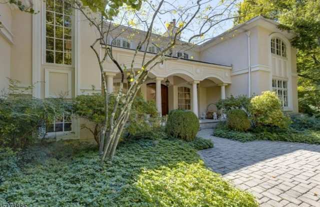 21 Stoningham Dr photos photos
