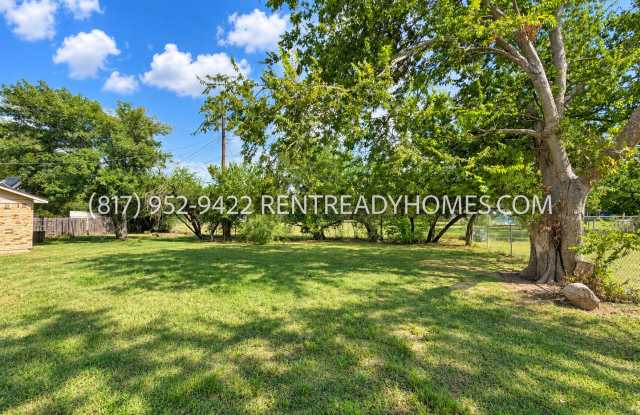 1111 Bittle Lane - Pet Friendly 3 Bedroom Rental Home in Bryan, TX with Recently Renovated Interior, Quartz Countertops and Central AC Gallery 4