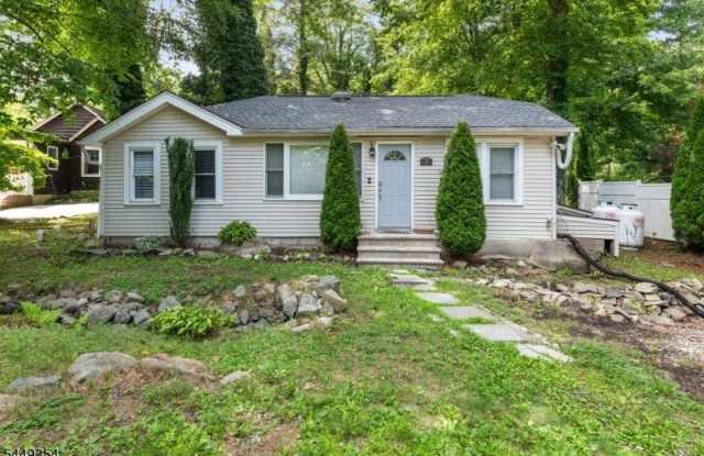 35 Bayonne Dr Gallery 1