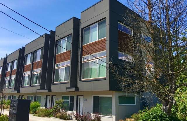 Stunning Town Home with Views of the Sound! photos photos