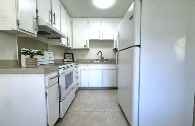 AVAILABLE NOW!!  BEAUTIFUL GROUND FLOOR 2 Bed 2 Bath CONDO in PALM SPRINGS Gallery 4