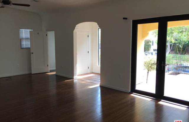 517 North ORANGE Drive Gallery 4
