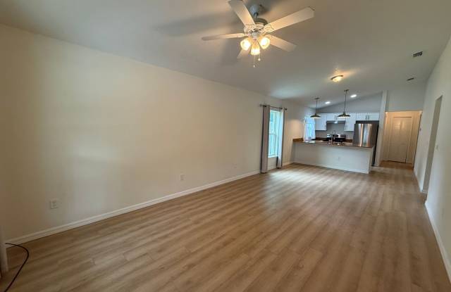 Modern Open-Concept Home Near I-75 & Historic Downtown Ocala Gallery 4