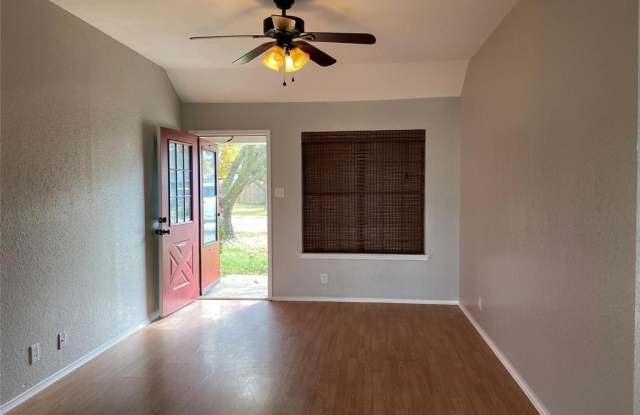 204 Brook Circle Gallery 3