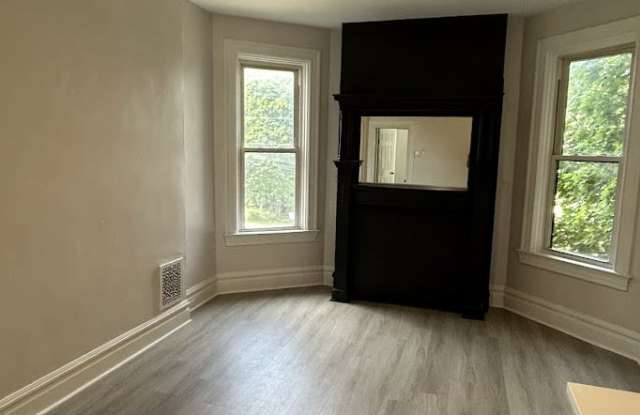 1494-1496 Crafton BoulevardApartment 1 Gallery 2