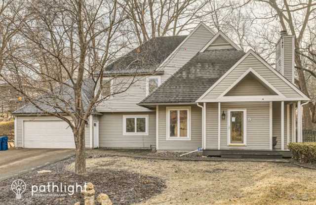 5 Oak Shore Drive - 5 Oak Shore Drive, Burnsville, MN 55306