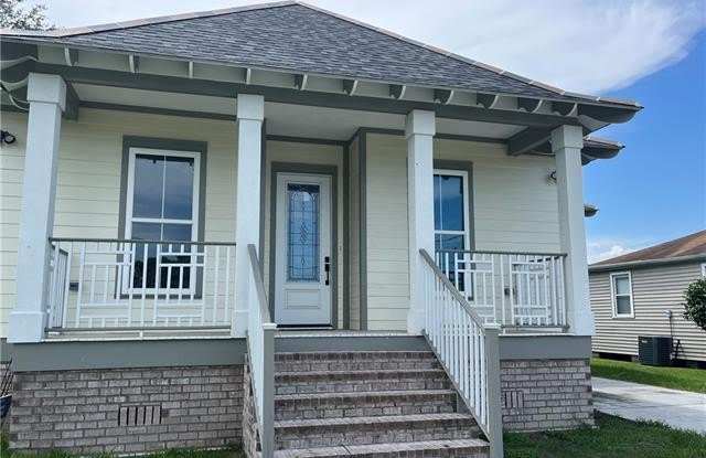 2514 LAPLACE Street photos photos
