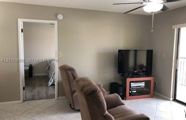 10026 Winding Lake Rd Gallery 3