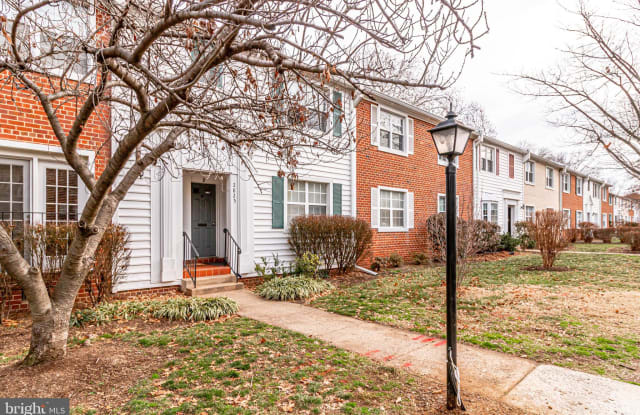 2825 S WAKEFIELD STREET - 2825 South Wakefield Street, Arlington, VA 22206