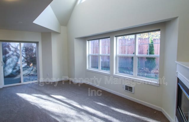 16528 33rd Ave W - 16528 33rd Avenue West, North Lynnwood, WA 98087