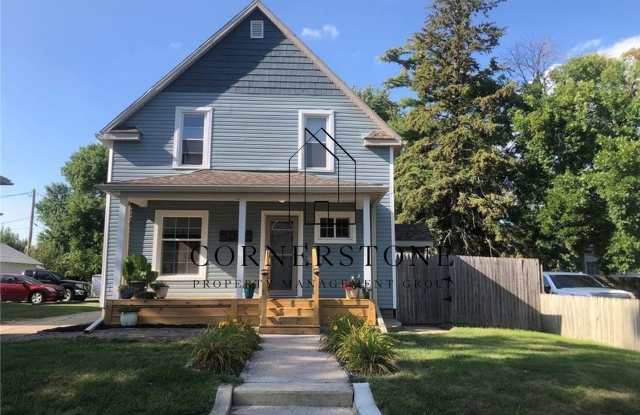 4 Bedroom 2 Bathroom Home with Great Back Deck! $1300 photos photos