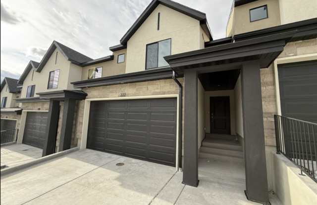 NEW TOWNHOME READY TO MOVE IN! ****$500 dollars off move in funds***** photos photos