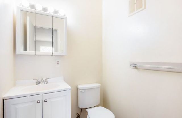 2235 Sedgwick Street photos photos