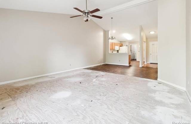 22837 WOODCREEK Drive Gallery 3