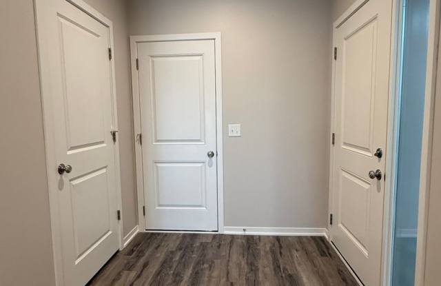 Brand New zero entry 2 bed/2.5 bathroom townhome in SE Lincoln Gallery 3