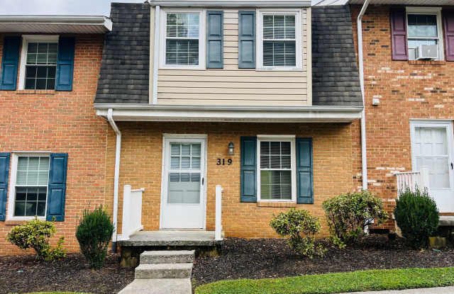 2 Bedroom, 1.5 Bath Townhouse photos photos