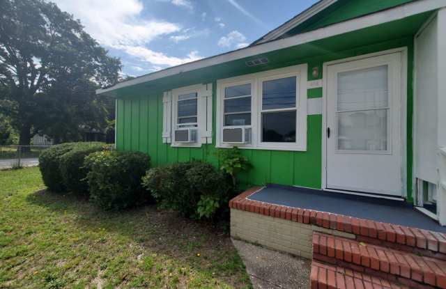 418 Lake Ave~ Spring Lake - 418 Lake Avenue, Spring Lake, NC 28390