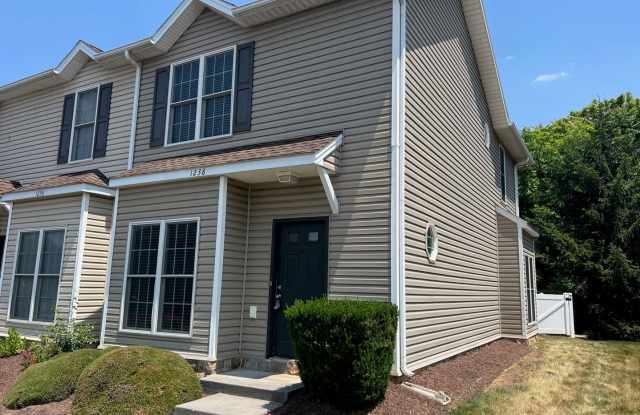 End Unit Towhouse with 2 Suites and Fenced Yard photos photos