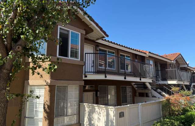 Remodeled Upstairs Condo in RSM Gallery 1