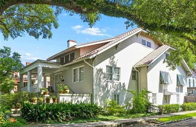 27 FONTAINEBLEAU Drive Gallery 1
