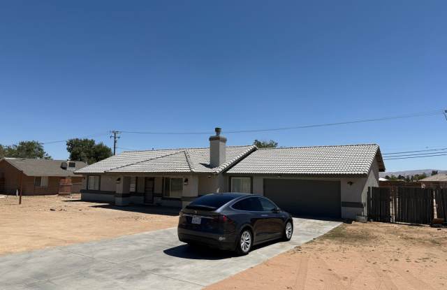Charming 3-Bedroom Home with Spacious Yard - 15635 Wanaque Road, Apple Valley, CA 92307 Charming 3-Bedroom Home with Spacious Yard - 15635 Wanaque Road, Apple Valley, CA 92307