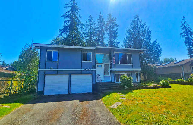 3 Bed, 2 Bath 2 Story Home in Sought After Newcastle photos photos
