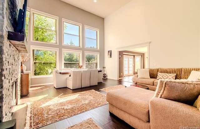 56194 Birkdale Drive Gallery 3