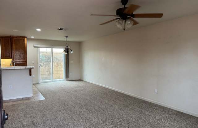 BEAUTIFUL GUSTINE HOME AVAILABLE IN GATED COMMUNITY Gallery 4