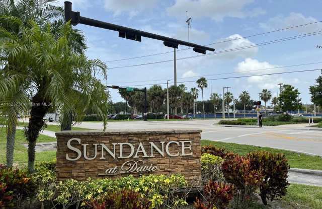2986 S University Dr - 2986 South University Drive, Davie, FL 33328