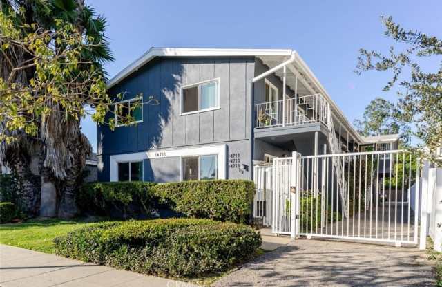 14713 Sylvan Street 1/2 photos photos