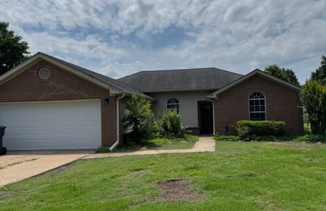 3 Bed / 2 Bath off South Caraway photos photos