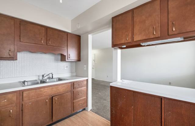 Adorable, Efficient, 1st floor 2 bedroom Condo Unit in Hazelwood photos photos