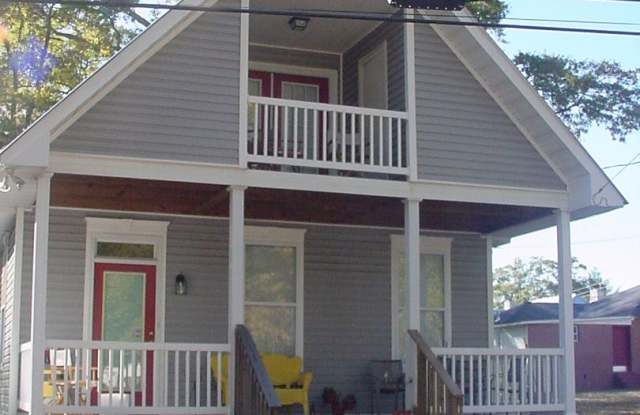 Large 4 Bedroom Home, so close to campus! - 157 Franklin Street, Athens, GA 30606