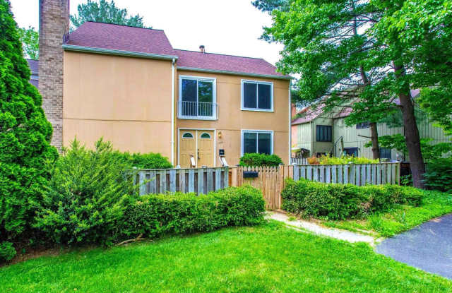 1404 GREEN RUN LANE Gallery 2