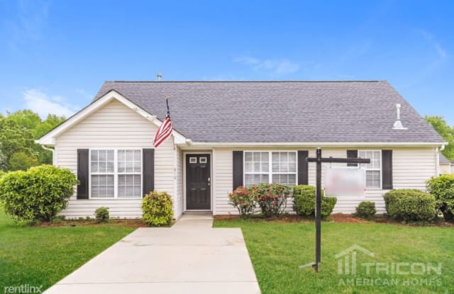 810 Almora Drive - 810 Almora Drive, Charlotte, NC 28216