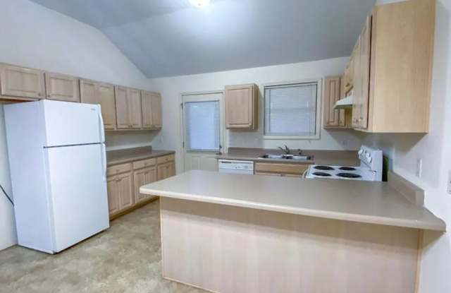 Spacious 3-Bedroom Ozark Duplex with 2-Car Garage – $1,495! Gallery 1