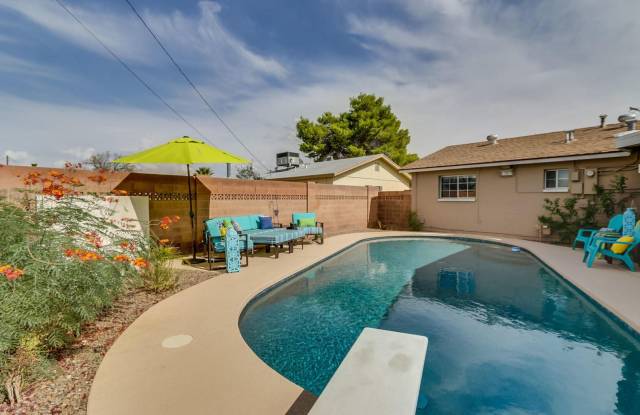 Beautiful 4 bd/3 bth home in the heart of Tempe! - 1918 East Palmcroft Drive, Tempe, AZ 85282