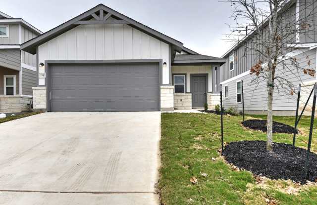 Gorgeous one story home! 3 bedrooms | 2 bathrooms | Covered Patio | 2 car garage | Just Painted photos photos