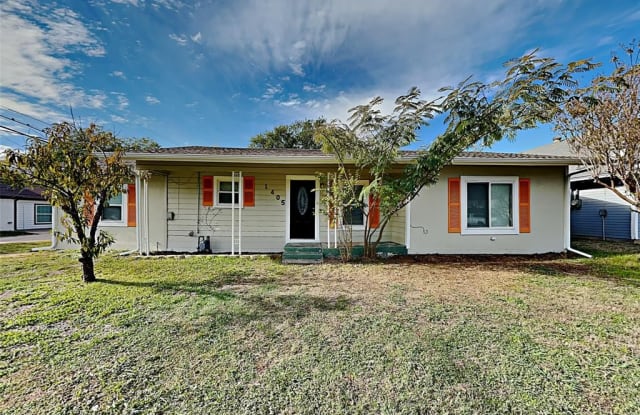 1405 Granbury Street - 1405 Granbury Street, Cleburne, TX 76033