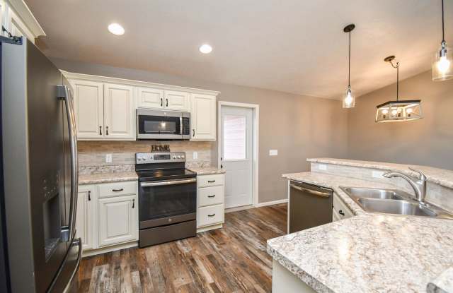 5 Bedroom 3 Bathroom Single Family Home North Sioux Falls! photos photos