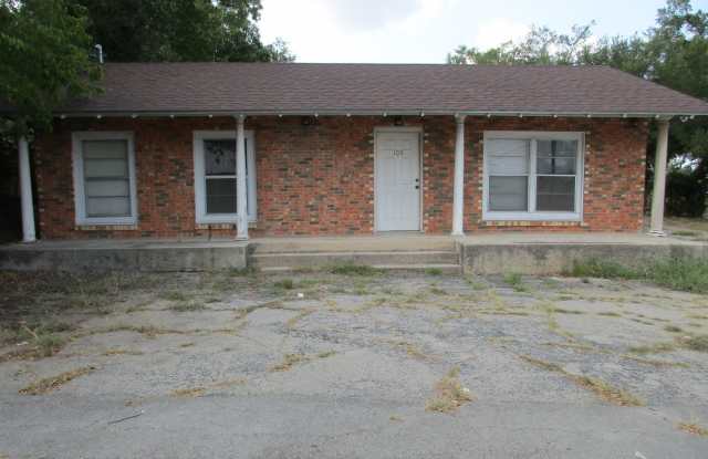 2/1 Home Close to Key Avenue photos photos