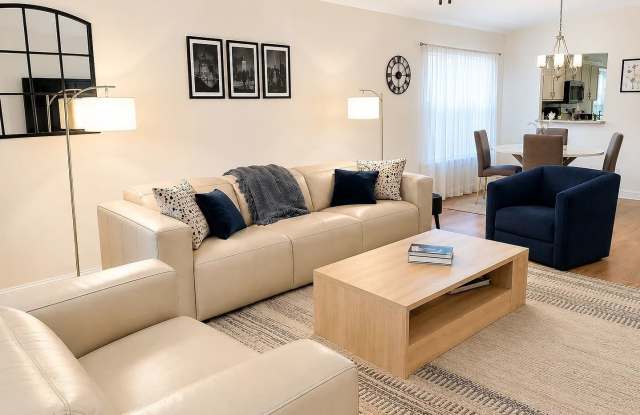 Room in 2 Bedroom Home in Austin Gallery 1